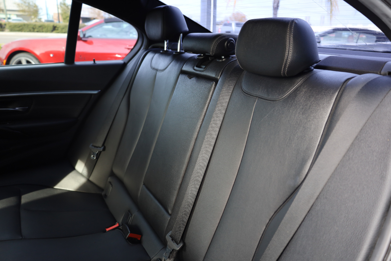 BMW 3 Series 330i Sedan 2017