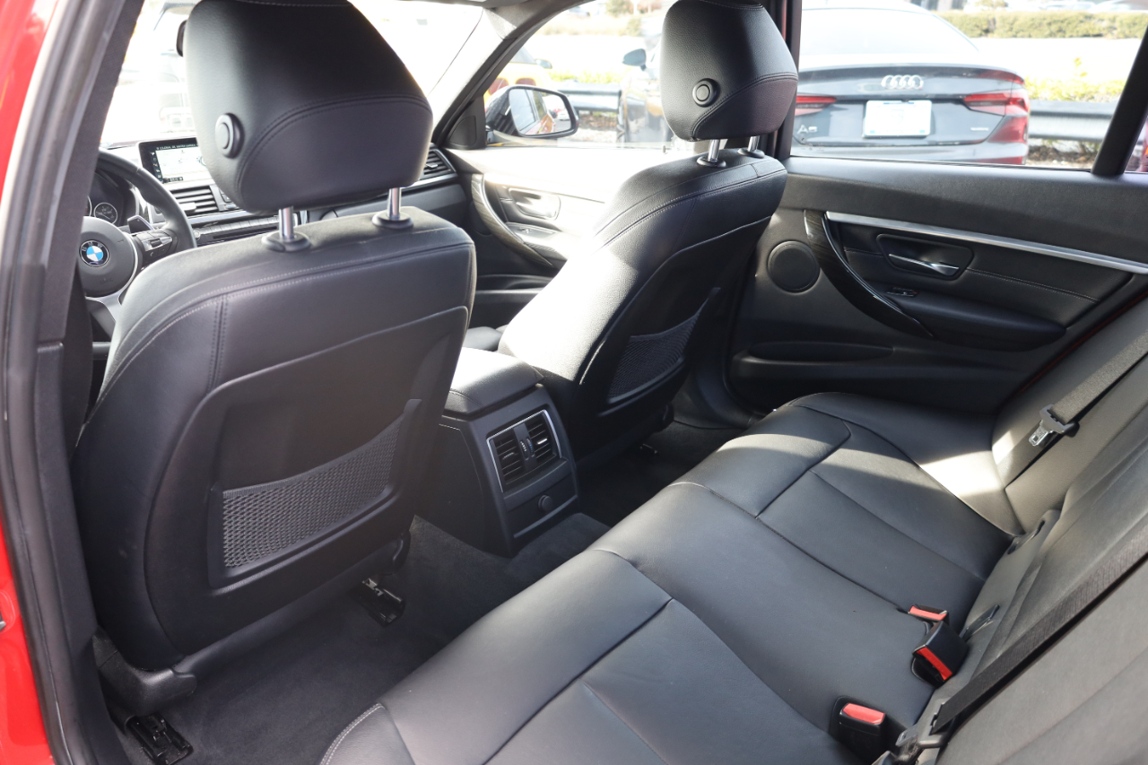 BMW 3 Series 330i Sedan 2017