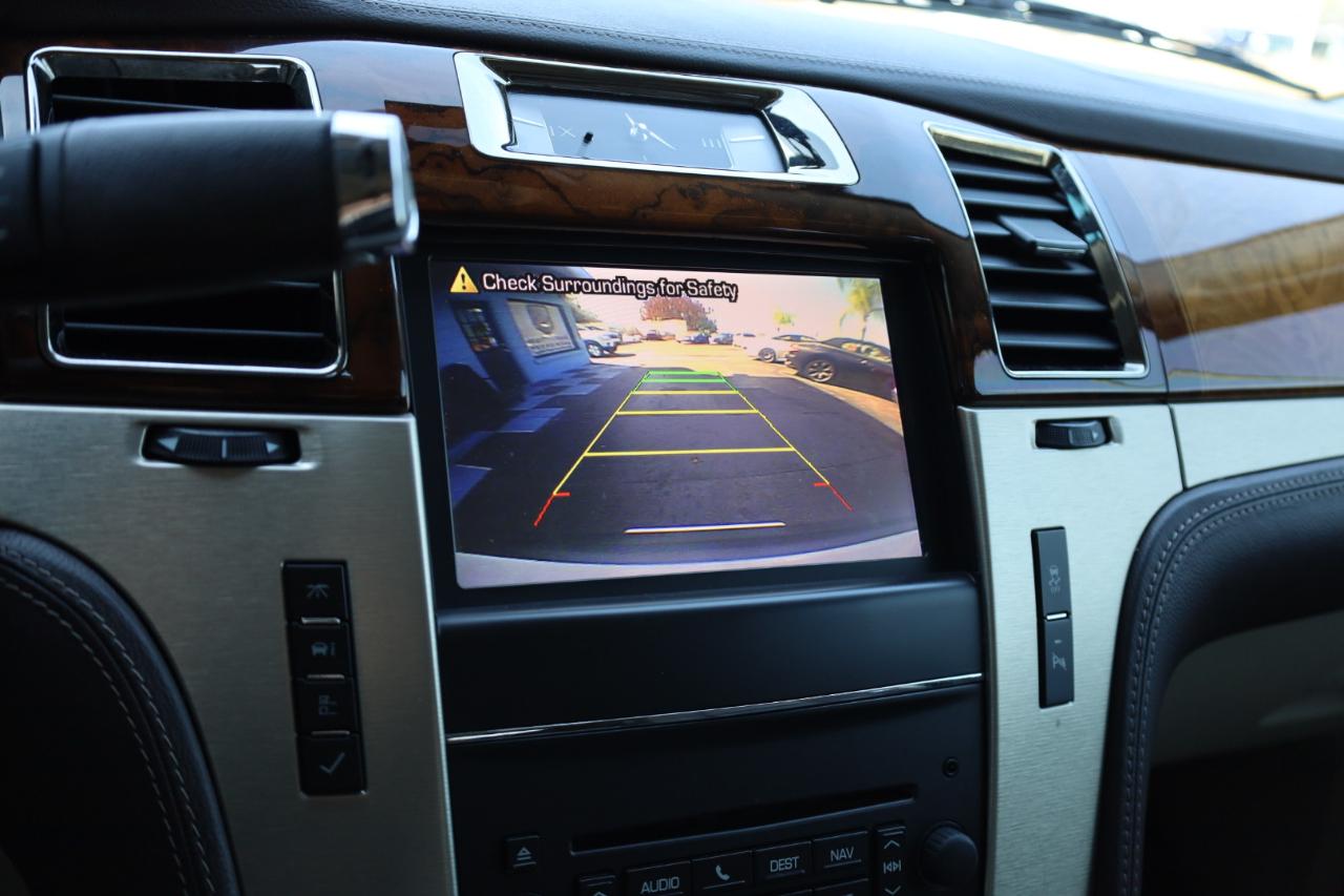 Cadillac Escalade 2WD 4dr Platinum 2014