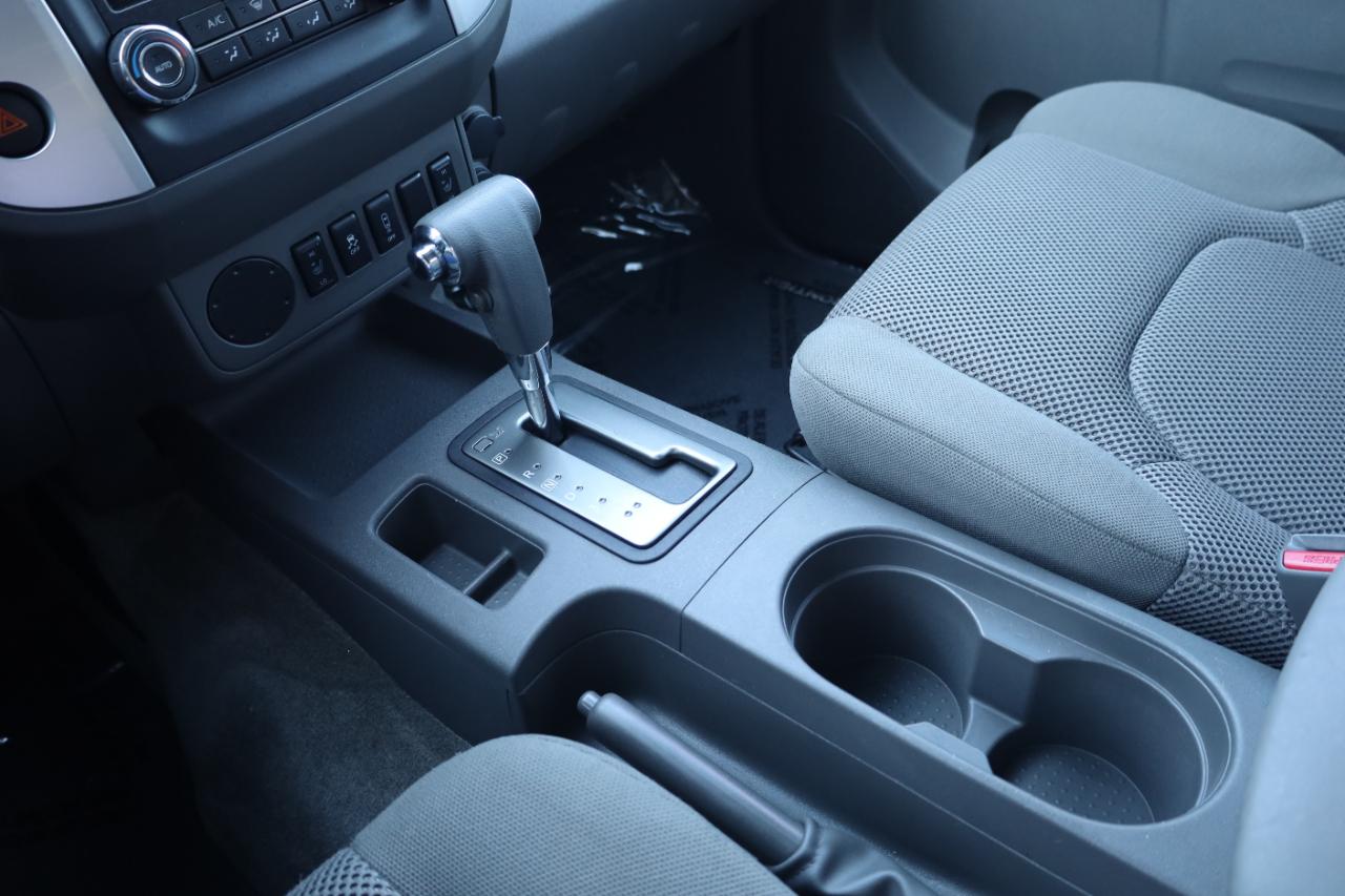 Nissan Frontier 2WD Crew Cab SWB Auto SV 2016