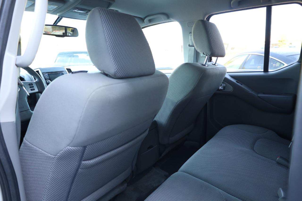 Nissan Frontier 2WD Crew Cab SWB Auto SV 2016