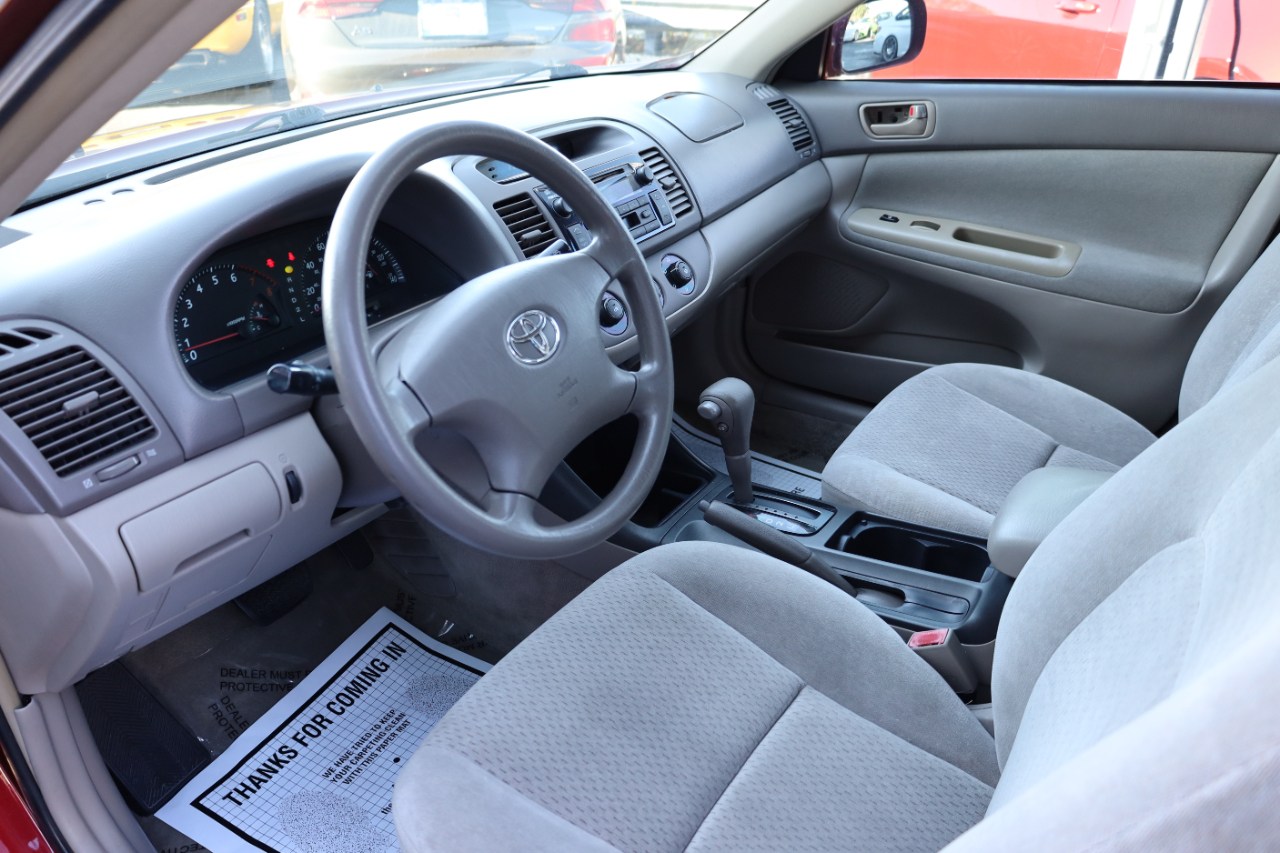 Toyota Camry 4dr Sdn LE Auto 2003