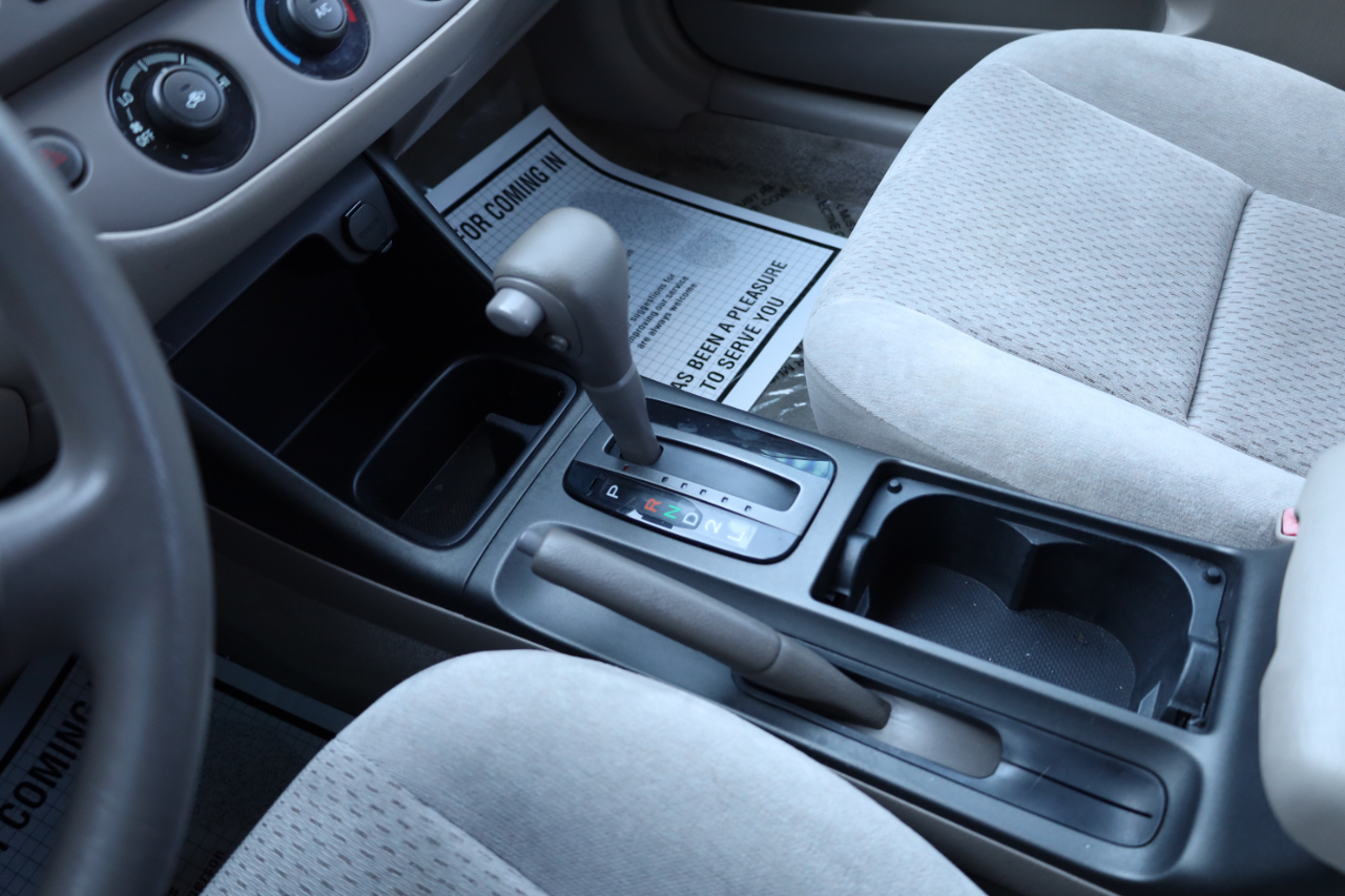 Toyota Camry 4dr Sdn LE Auto 2003