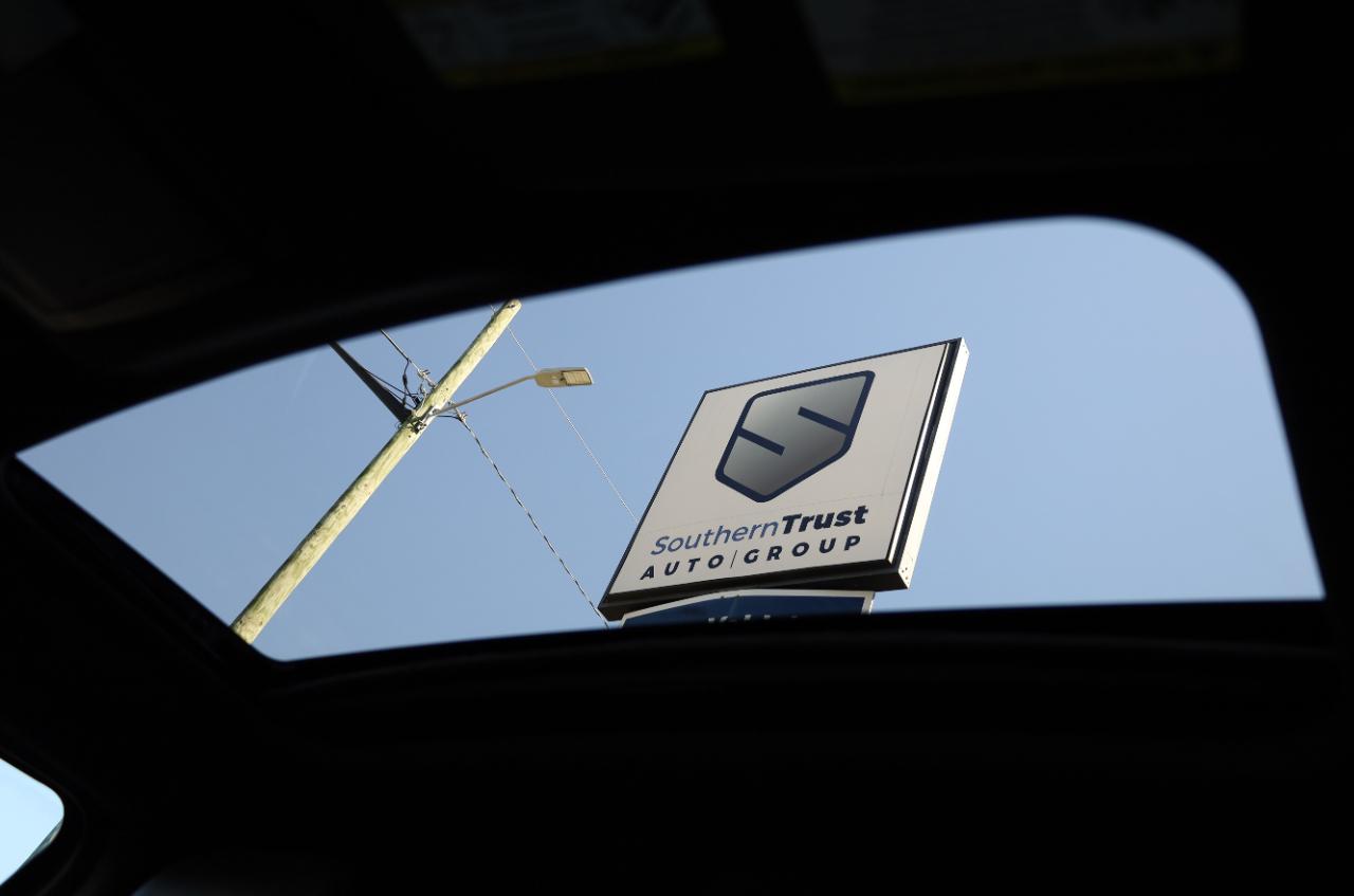 Ford F-150 4WD SuperCrew 145" SVT Raptor 2011