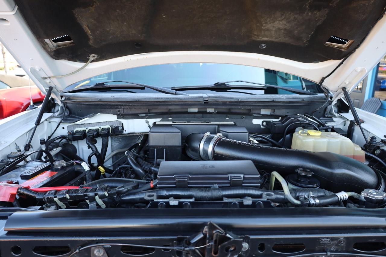 Ford F-150 4WD SuperCrew 145" SVT Raptor 2011