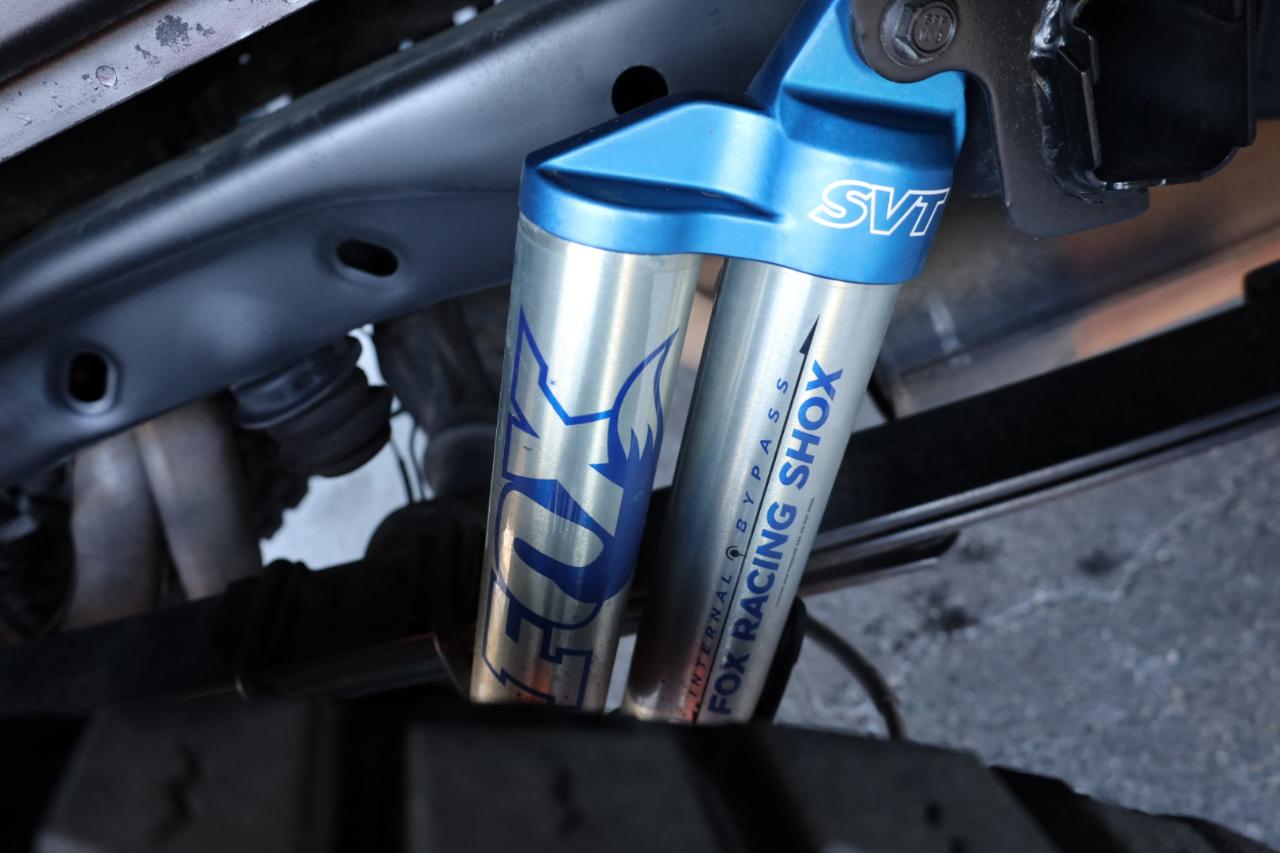 Ford F-150 4WD SuperCrew 145" SVT Raptor 2011