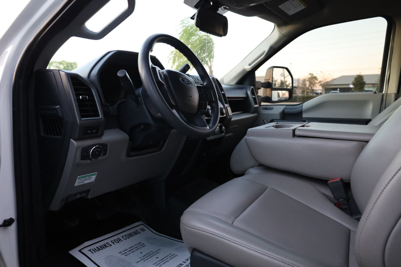 Ford Super Duty F-550 DRW XL 4WD Reg Cab 145" WB 60" CA 2022