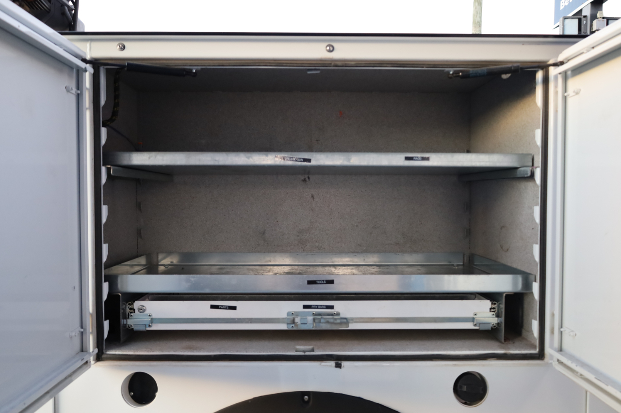 Ford Super Duty F-550 DRW XL 4WD Reg Cab 145" WB 60" CA 2022