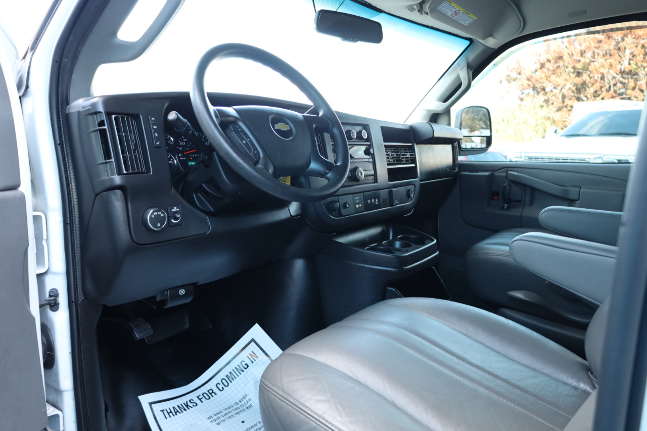 Chevrolet Express Passenger RWD 3500 155" LS w/1LS 2016