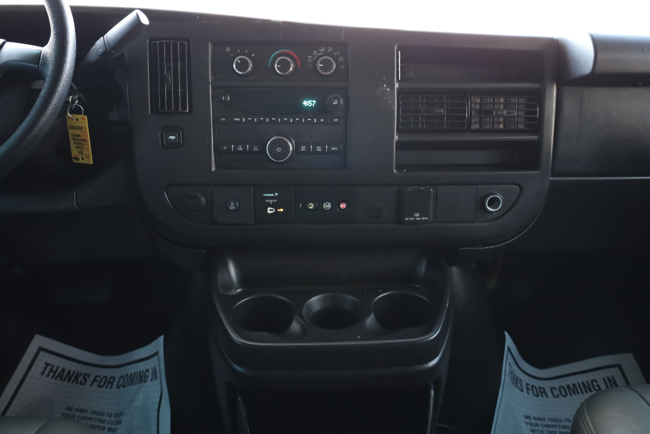 Chevrolet Express Passenger RWD 3500 155" LS w/1LS 2016