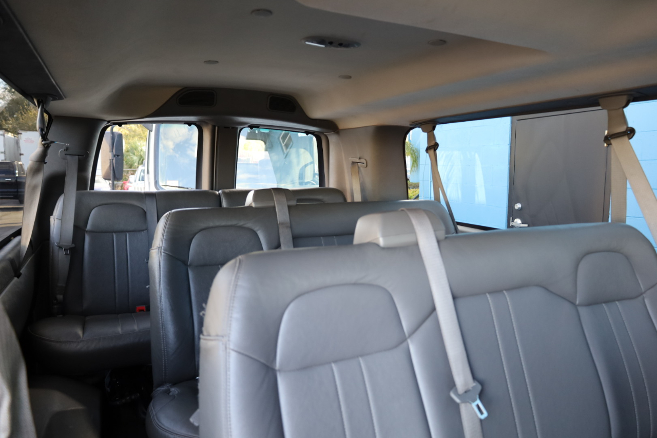 Chevrolet Express Passenger RWD 3500 155" LS w/1LS 2016