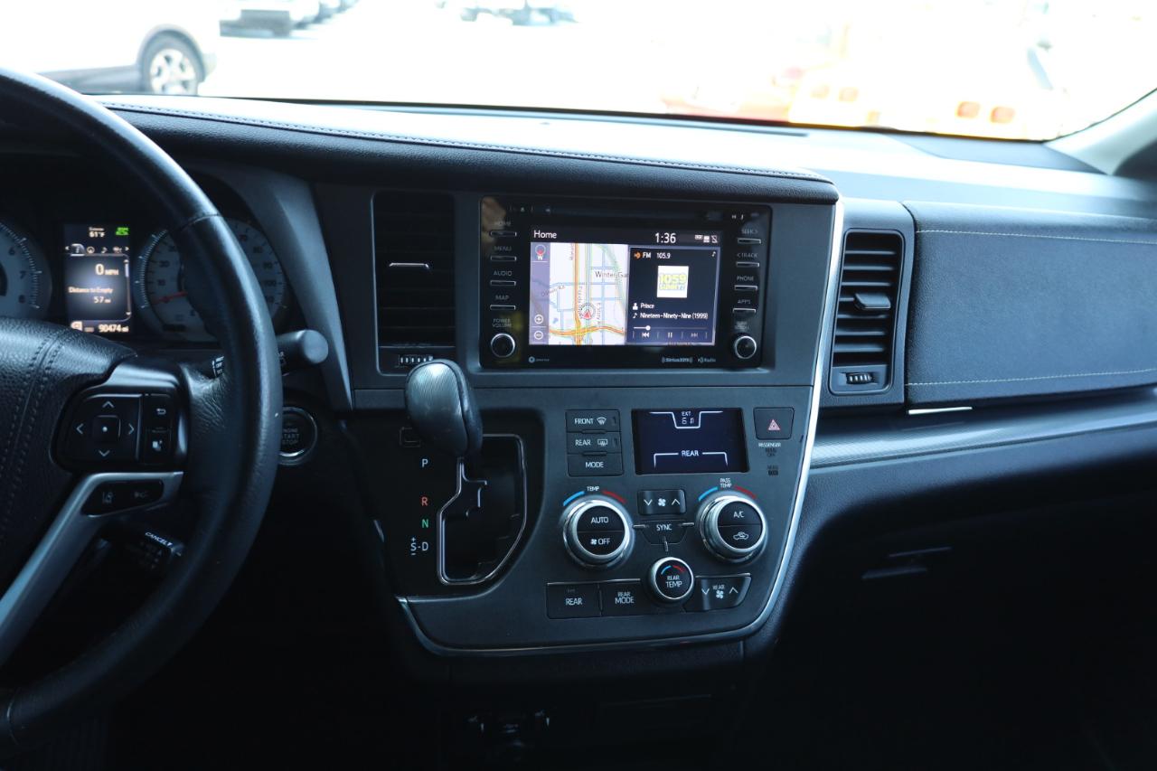 Toyota Sienna SE Premium FWD 8-Passenger (Natl) 2018