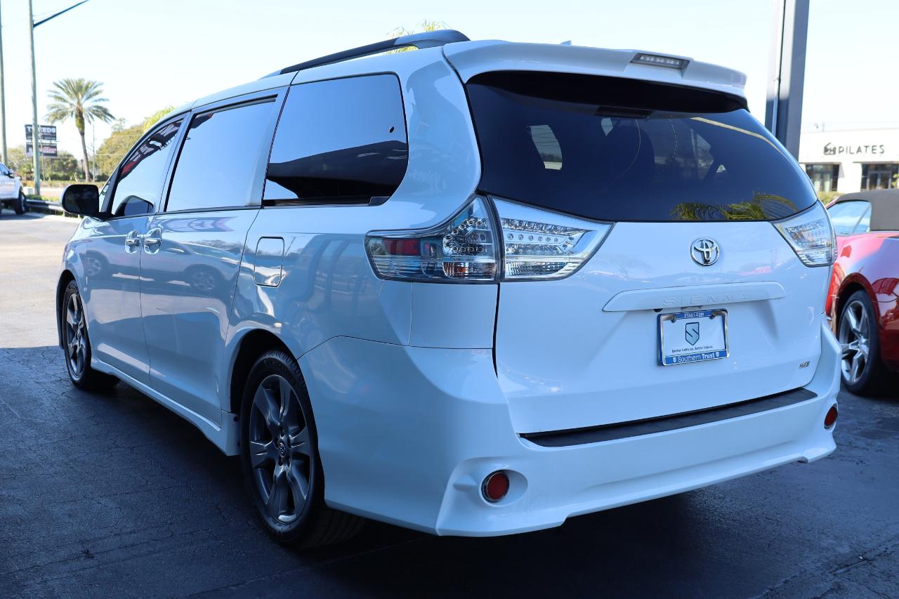 Toyota Sienna SE Premium FWD 8-Passenger (Natl) 2018