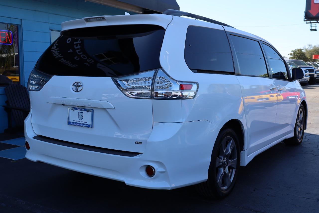 Toyota Sienna SE Premium FWD 8-Passenger (Natl) 2018