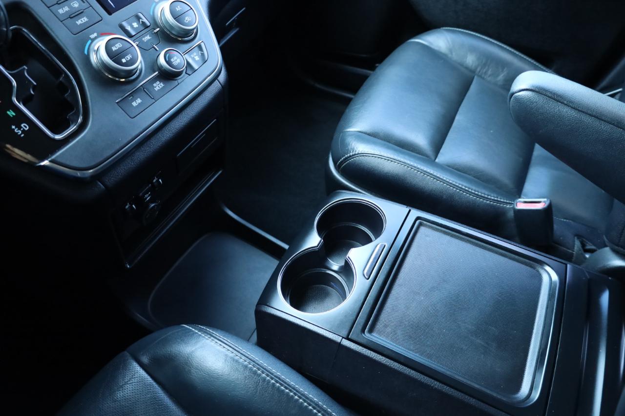 Toyota Sienna SE Premium FWD 8-Passenger (Natl) 2018