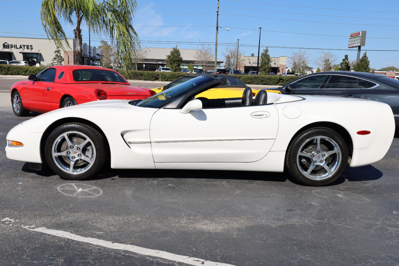 Chevrolet Corvette 2dr Convertible 2002