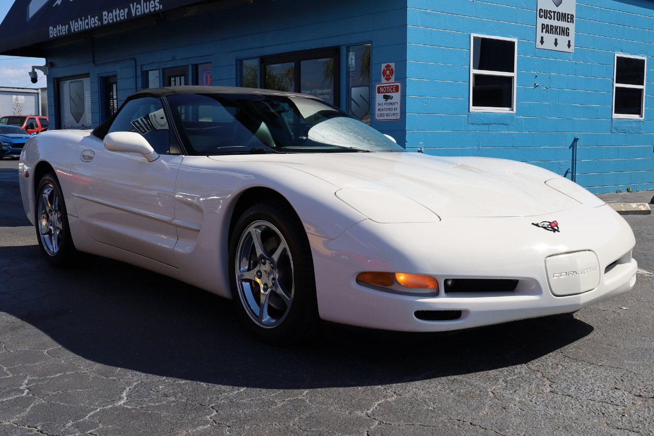Chevrolet Corvette 2dr Convertible 2002
