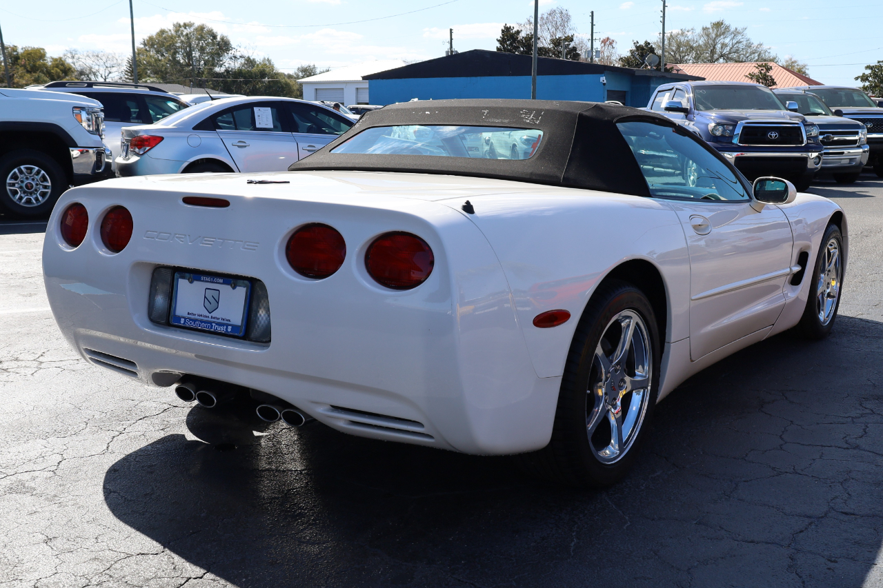 Chevrolet Corvette 2dr Convertible 2002