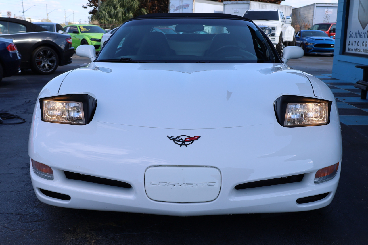 Chevrolet Corvette 2dr Convertible 2002