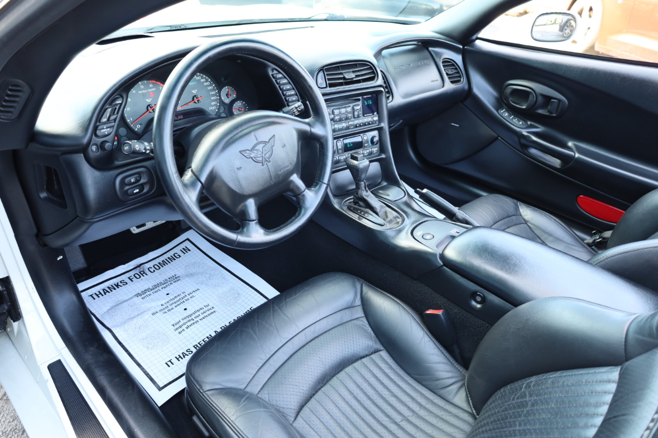 Chevrolet Corvette 2dr Convertible 2002