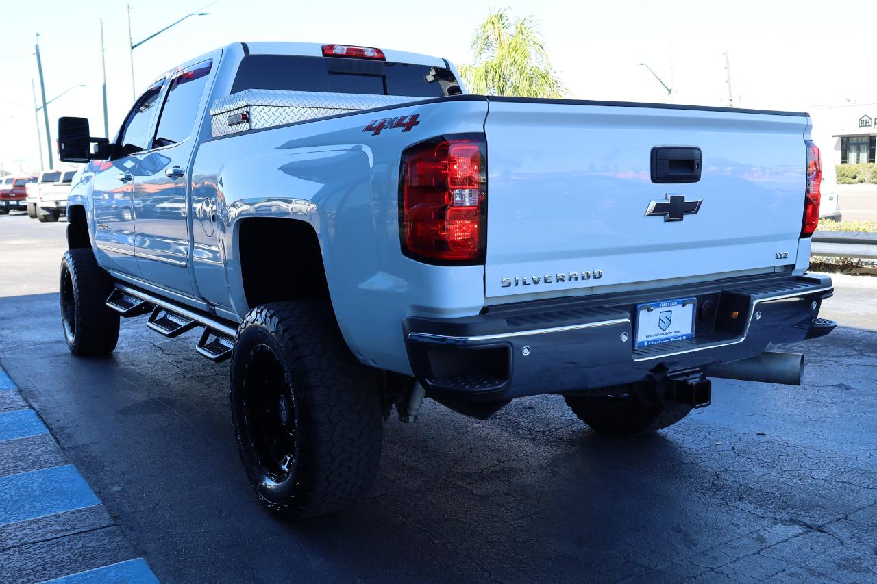 Chevrolet Silverado 2500HD 4WD Crew Cab 153.7" LTZ 2019
