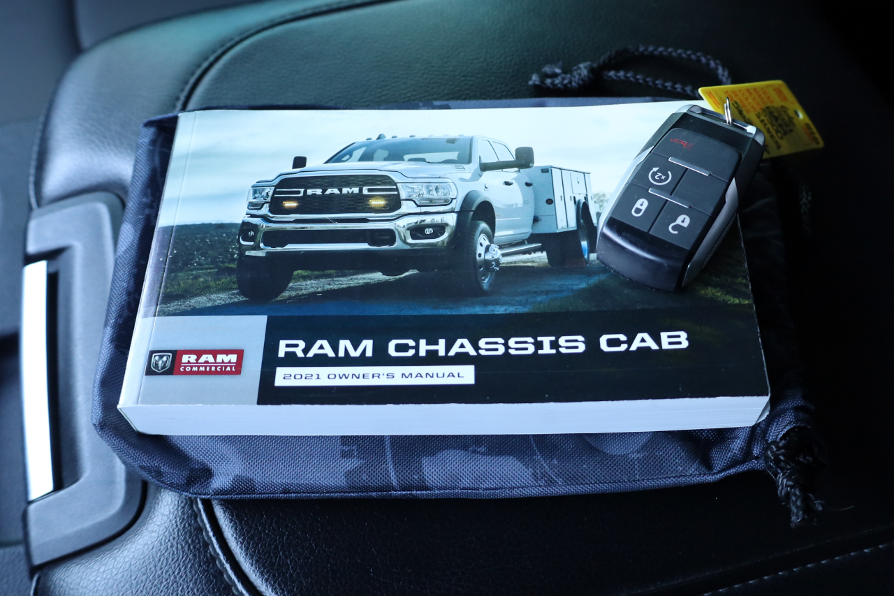 RAM 5500 Chassis Cab Tradesman 4x4 Reg Cab 84" CA 168.5" WB 2021