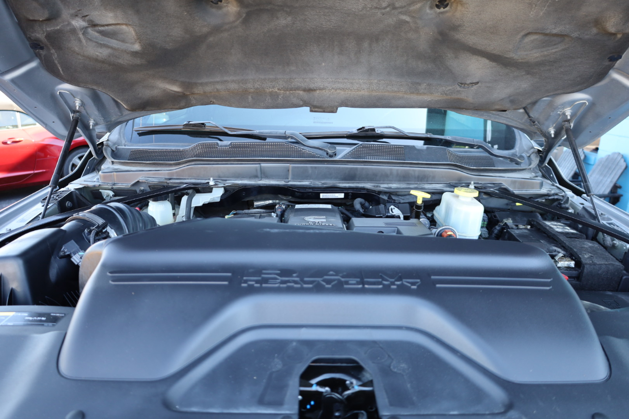 RAM 5500 Chassis Cab Tradesman 4x4 Reg Cab 84" CA 168.5" WB 2021