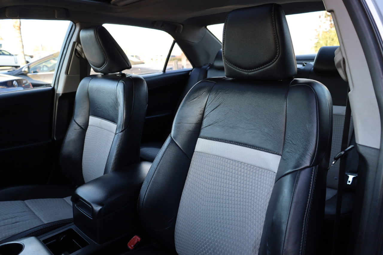 Toyota Camry 4dr Sdn I4 Auto SE (Natl) 2013