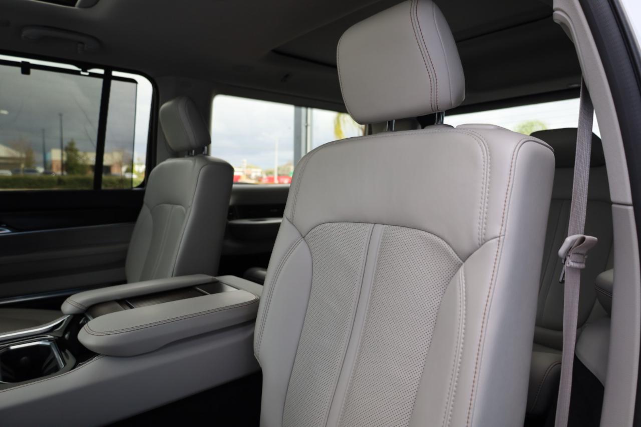 Jeep Grand Wagoneer 4x4 2023