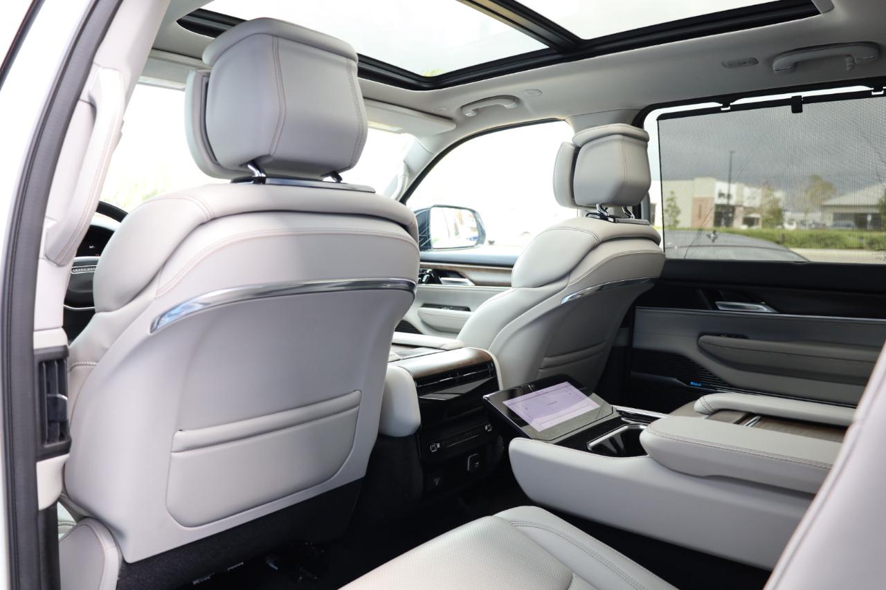 Jeep Grand Wagoneer 4x4 2023