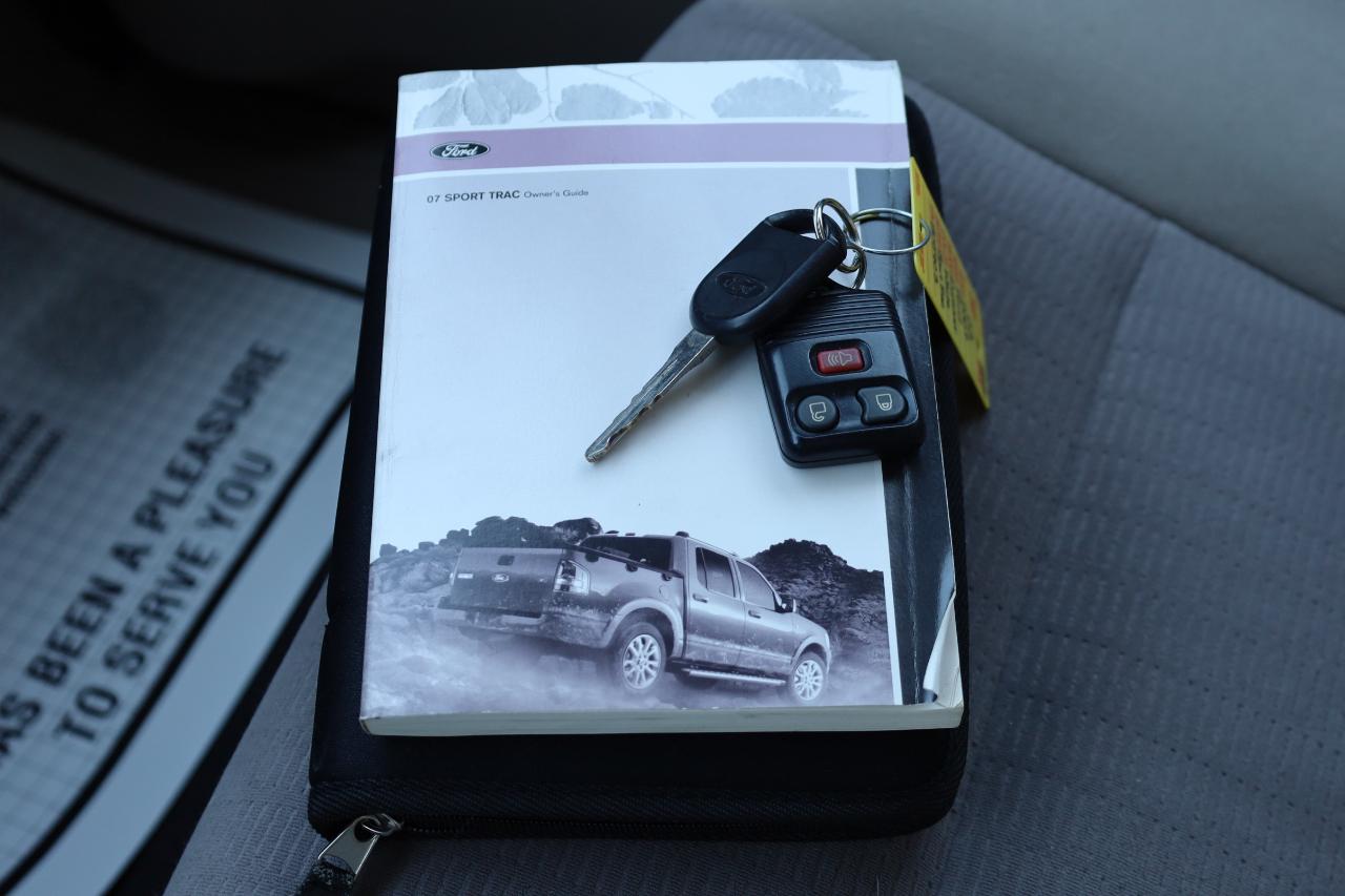 Ford Explorer Sport Trac 4WD 4dr V6 XLT 2007