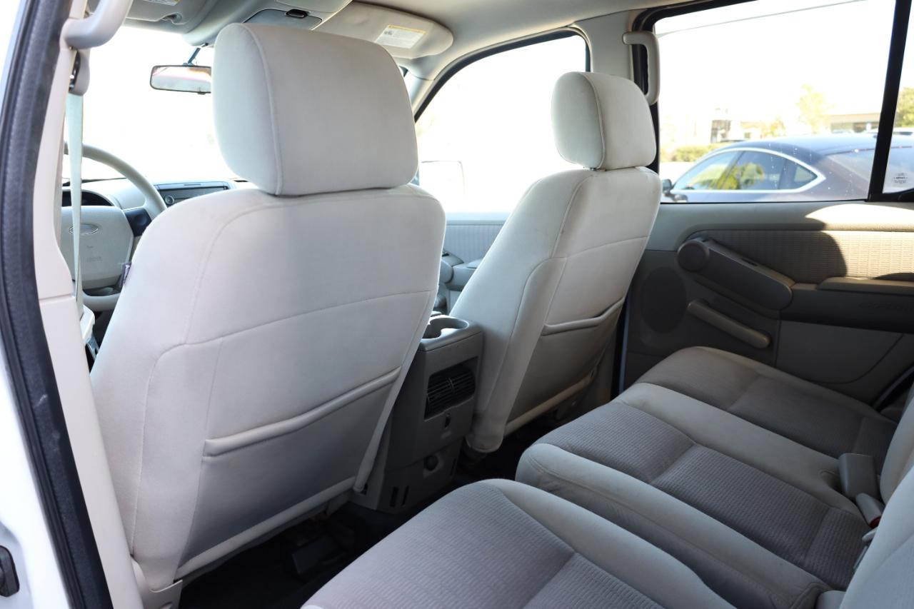 Ford Explorer Sport Trac 4WD 4dr V6 XLT 2007