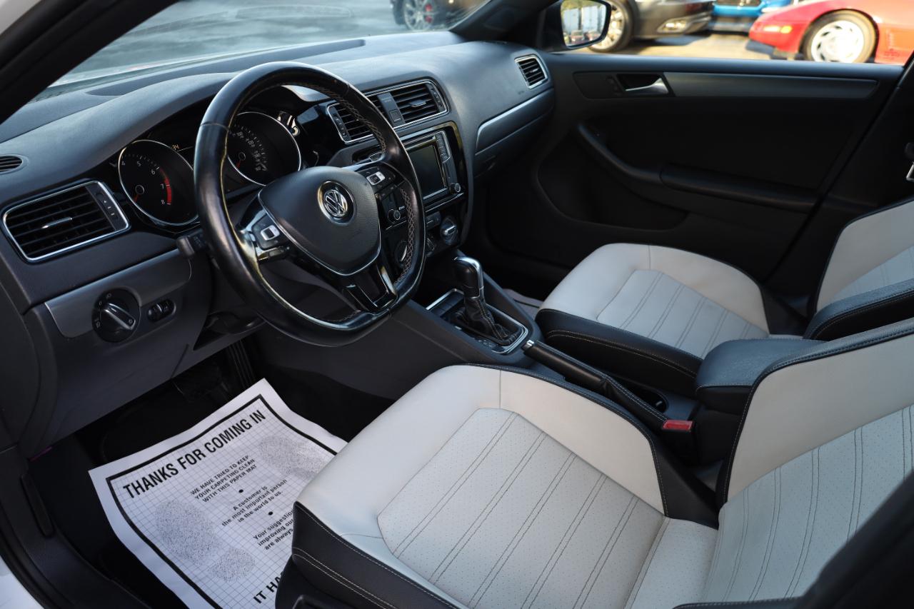 Volkswagen Jetta Sedan 4dr Auto 1.8T Sport PZEV 2016