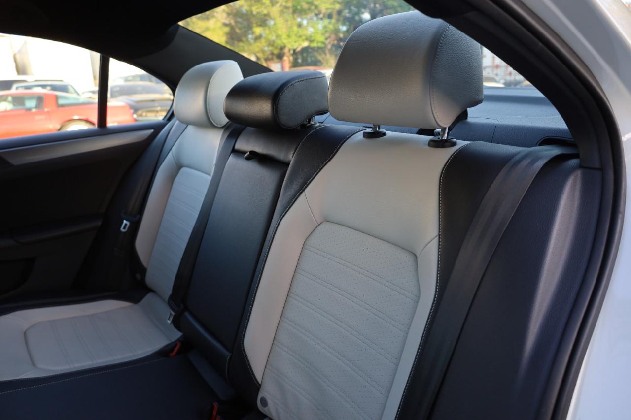 Volkswagen Jetta Sedan 4dr Auto 1.8T Sport PZEV 2016