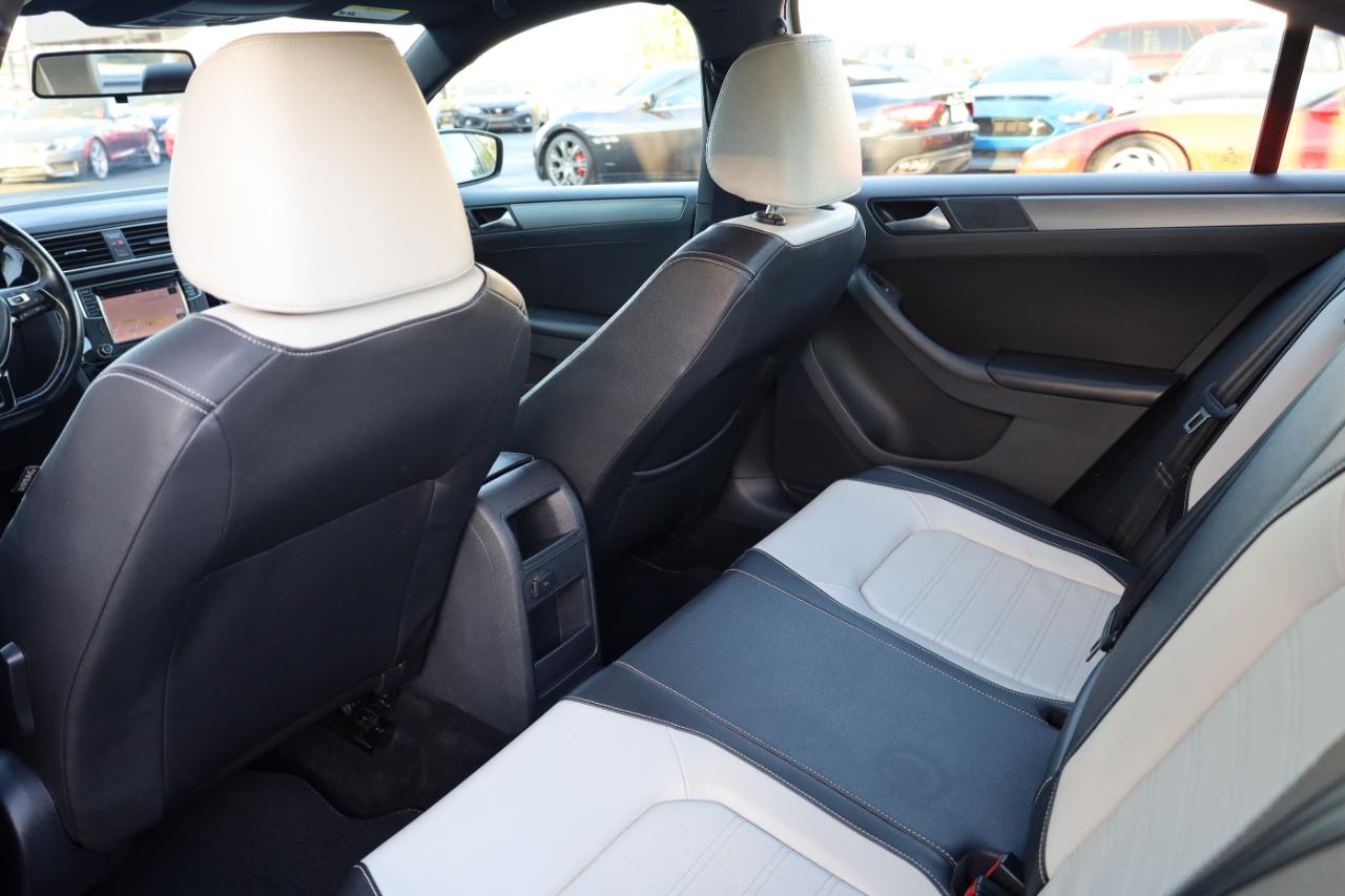 Volkswagen Jetta Sedan 4dr Auto 1.8T Sport PZEV 2016