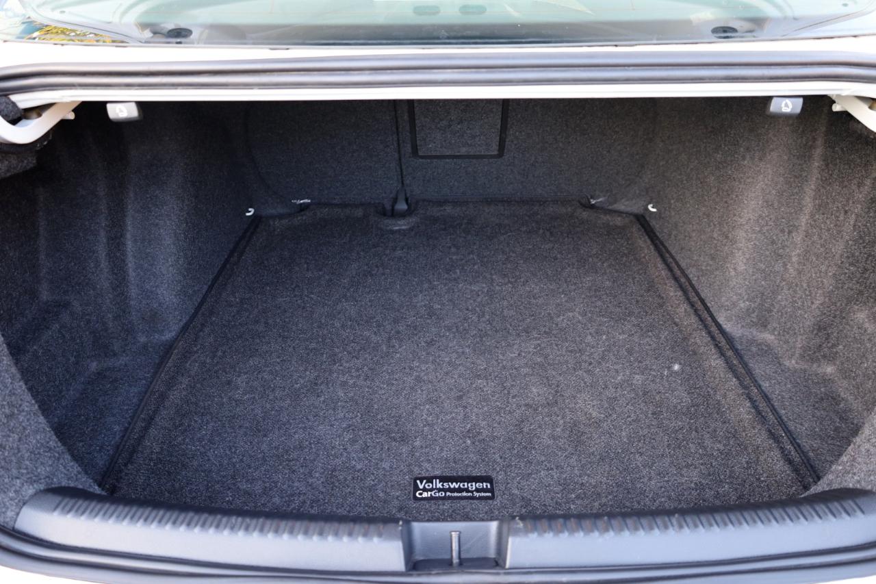 Volkswagen Jetta Sedan 4dr Auto 1.8T Sport PZEV 2016