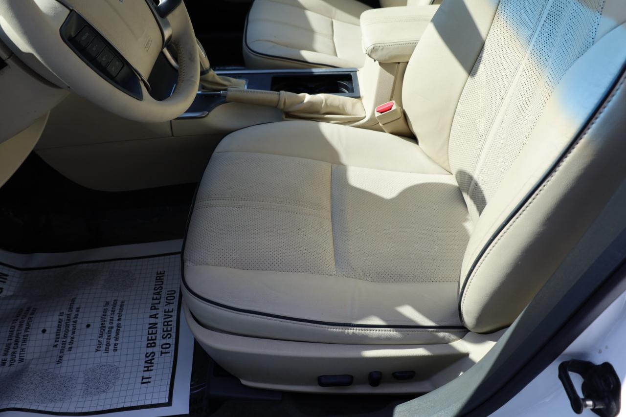 Lincoln MKZ 4dr Sdn FWD 2011
