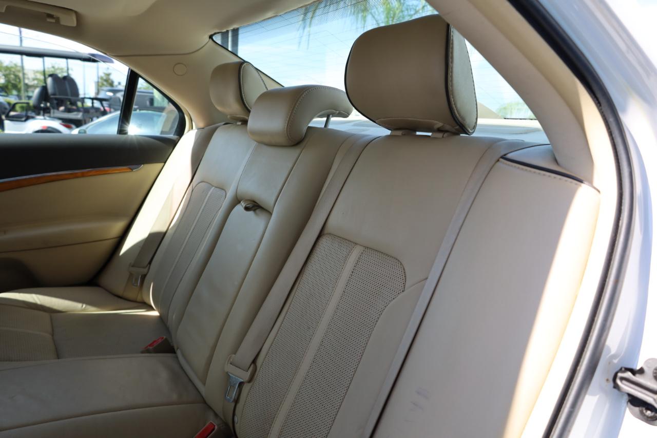 Lincoln MKZ 4dr Sdn FWD 2011