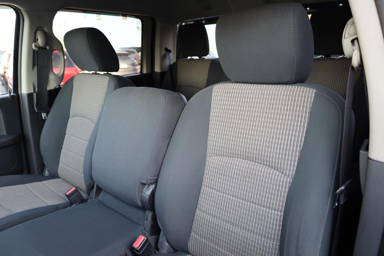 RAM 3500 4WD Crew Cab 169" ST 2011