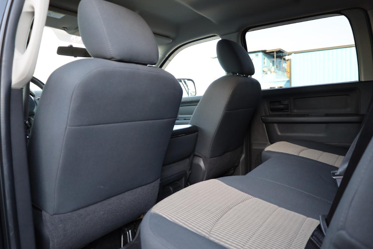 RAM 3500 4WD Crew Cab 169" ST 2011