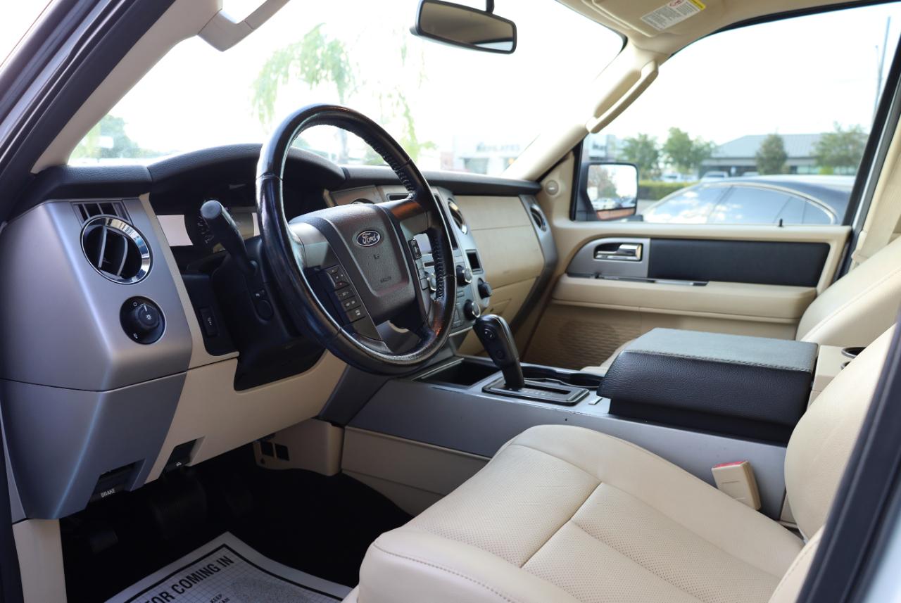 Ford Expedition 2WD 4dr XLT 2016