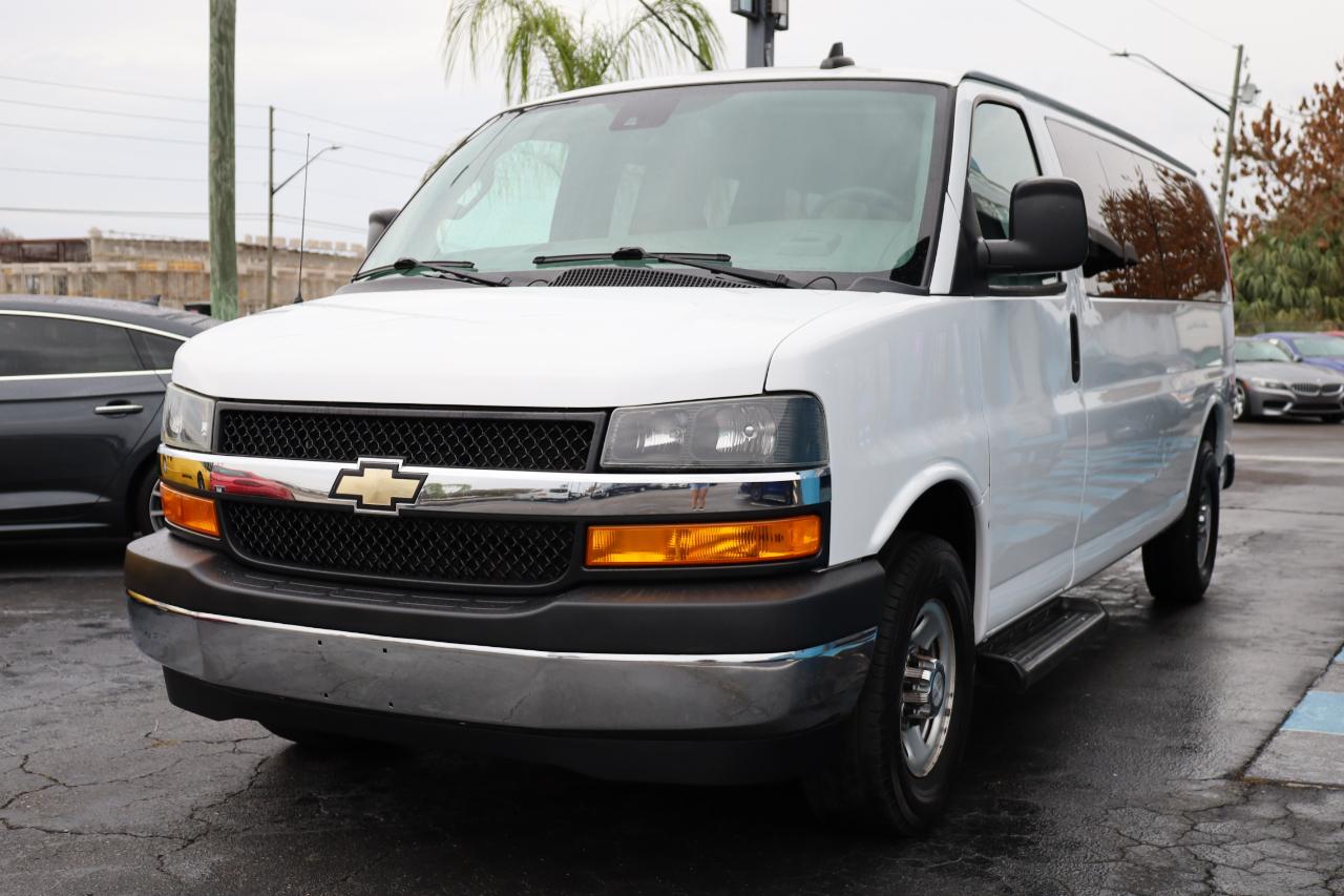 Chevrolet Express Passenger RWD 3500 155" LT 2020