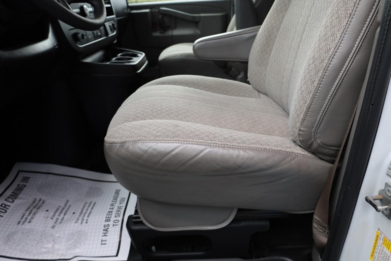 Chevrolet Express Passenger RWD 3500 155" LT 2020