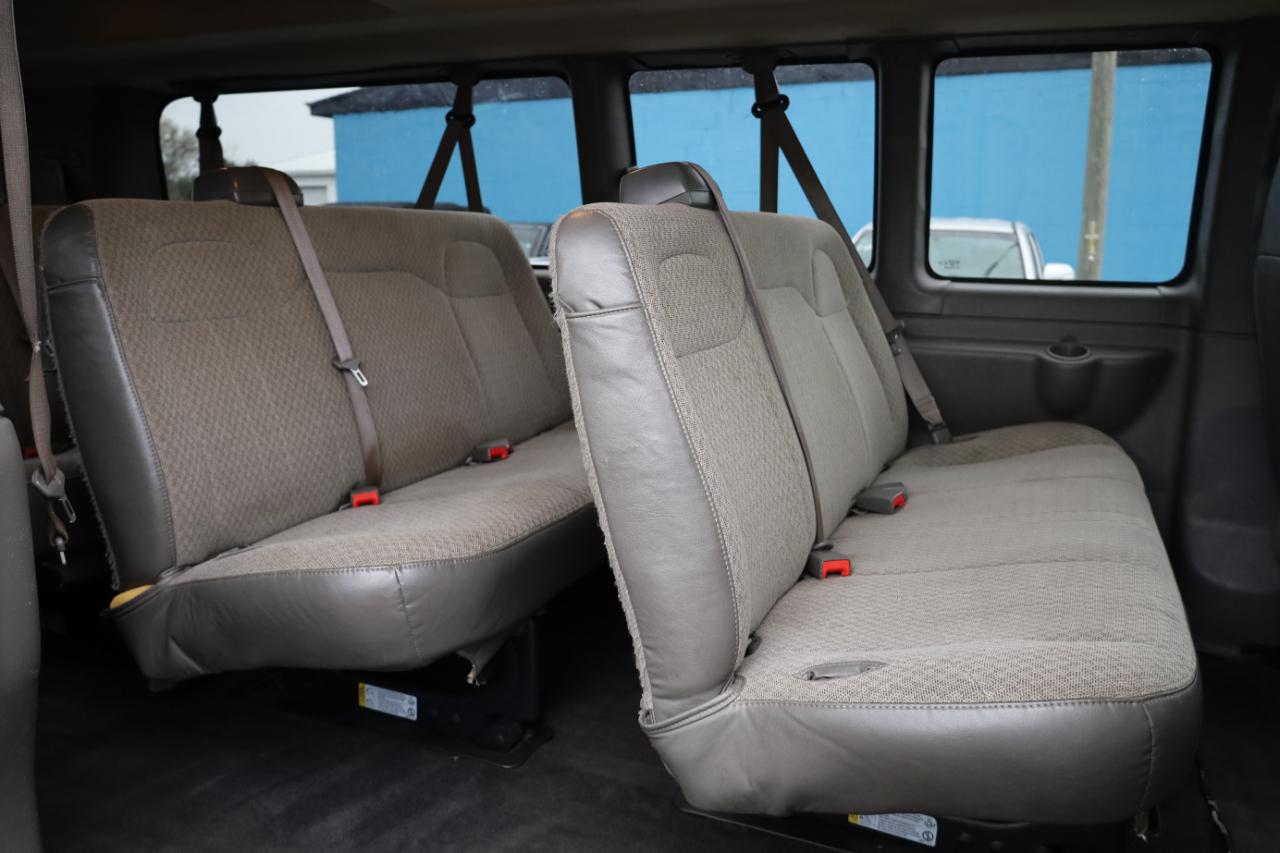 Chevrolet Express Passenger RWD 3500 155" LT 2020