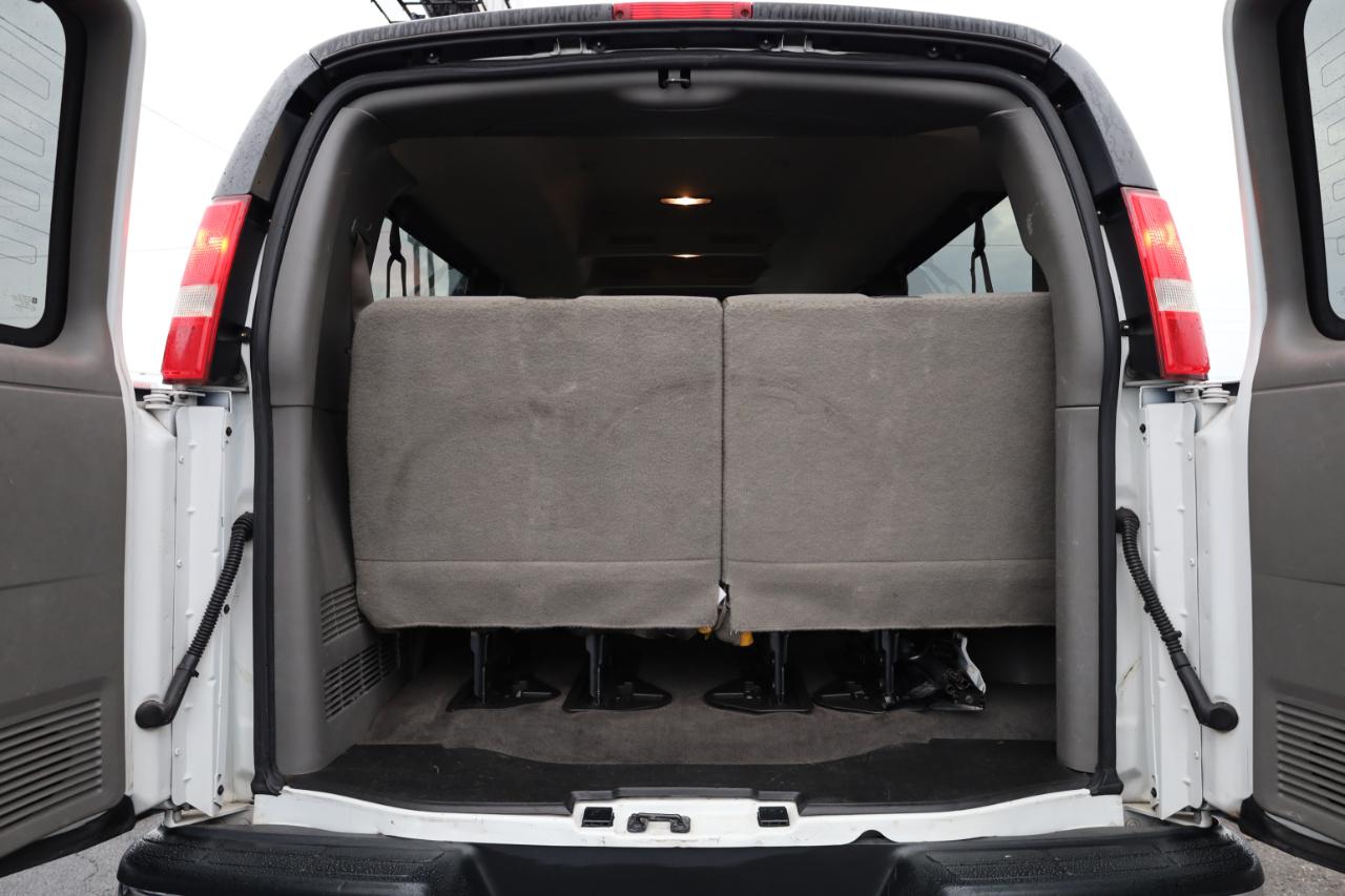 Chevrolet Express Passenger RWD 3500 155" LT 2020