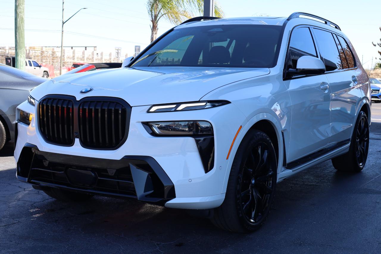 BMW X7 xDrive40i Sports Activity Vehicle 2023