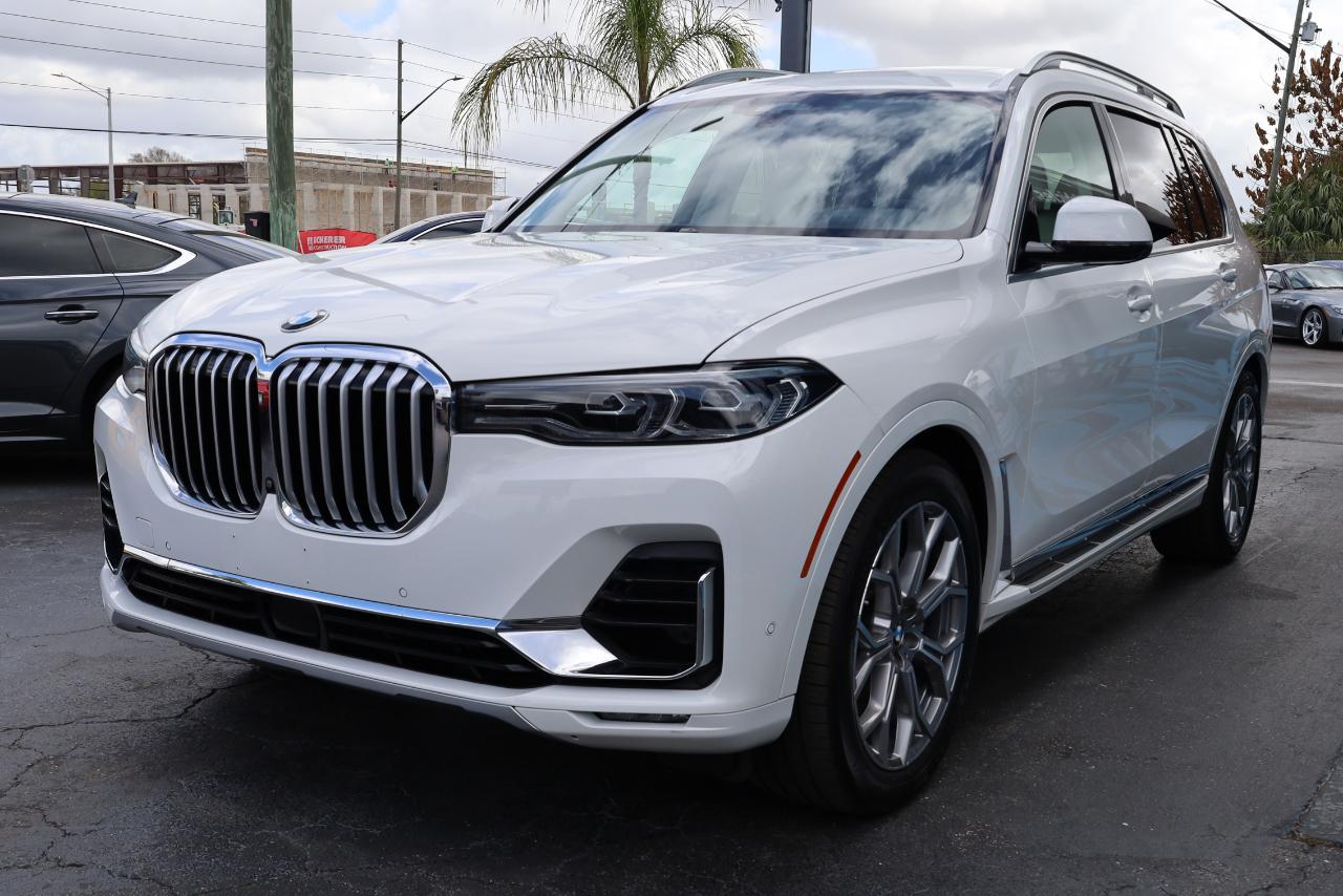 BMW X7 xDrive50i Sports Activity Vehicle 2020