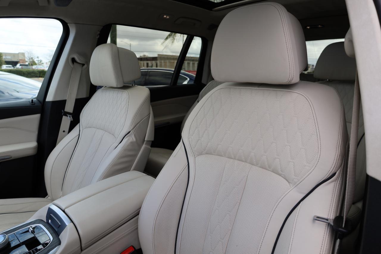 BMW X7 xDrive50i Sports Activity Vehicle 2020