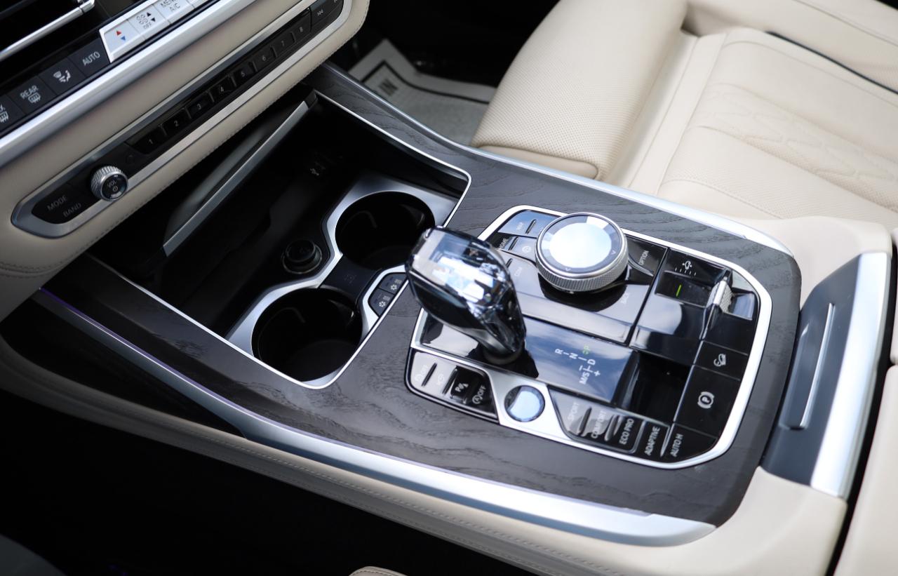 BMW X7 xDrive50i Sports Activity Vehicle 2020