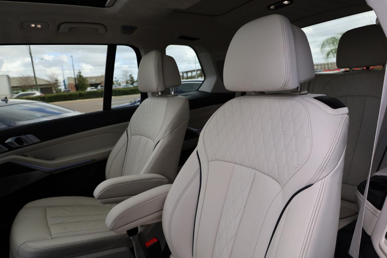 BMW X7 xDrive50i Sports Activity Vehicle 2020